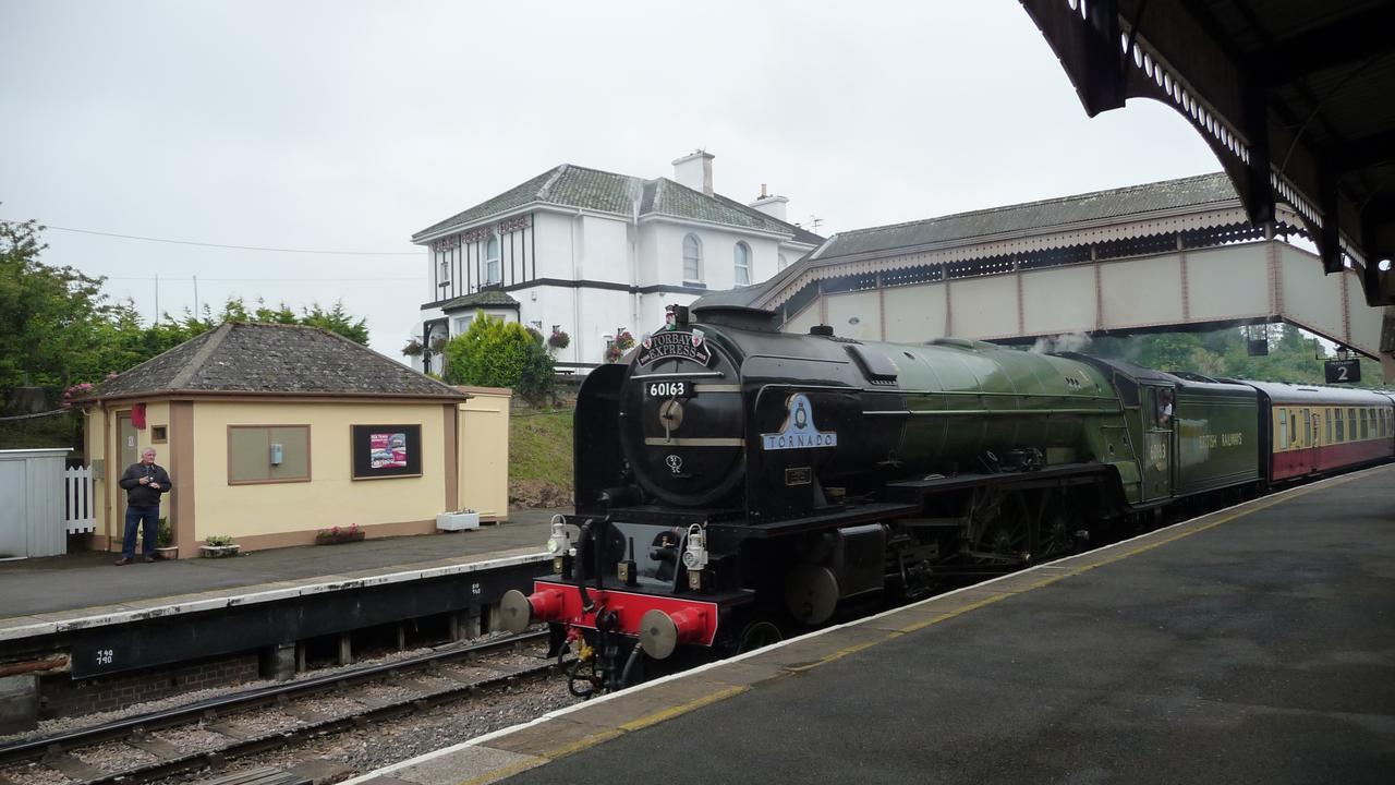The Station Guest House Galmpton Exterior foto